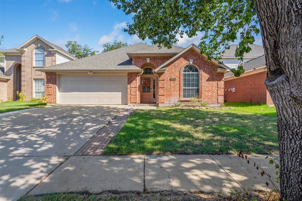 4729 Grant Park Avenue, Fort Worth, TX 76137 — exterior