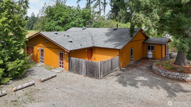10905 138th Avenue SE, Rainier, WA 98576