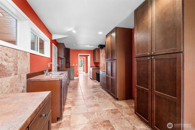 10905 138th Avenue SE, Rainier, WA 98576