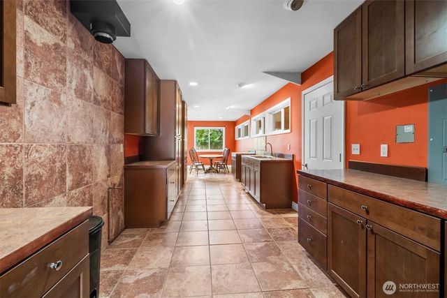 10905 138th Avenue SE, Rainier, WA 98576