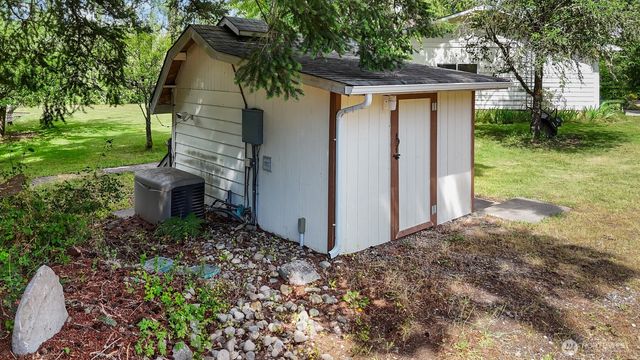 10905 138th Avenue SE, Rainier, WA 98576