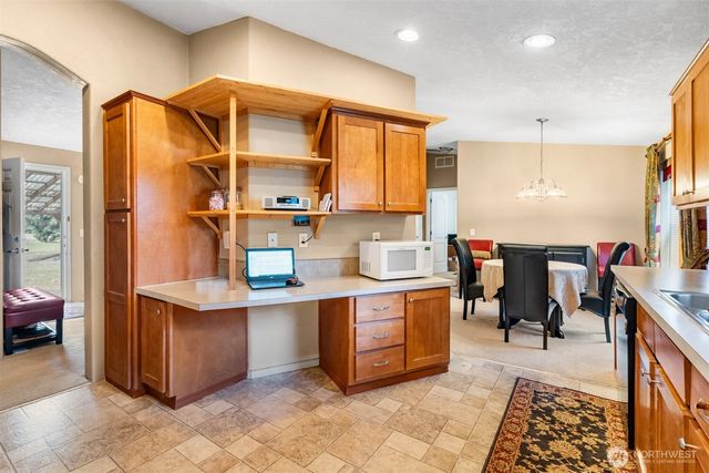 10905 138th Avenue SE, Rainier, WA 98576