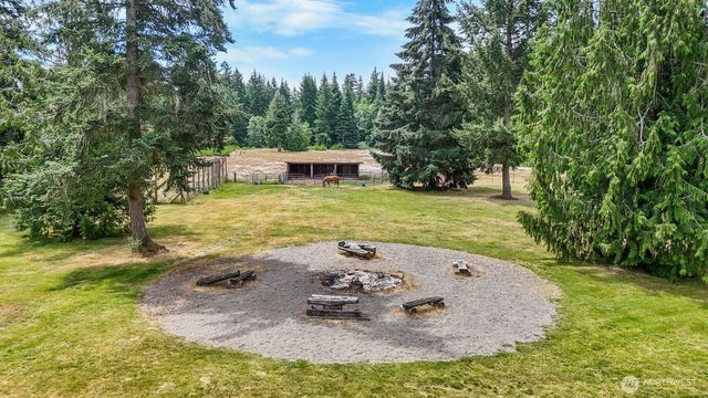 10905 138th Avenue SE, Rainier, WA 98576