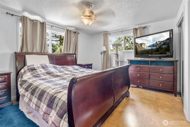 10905 138th Avenue SE, Rainier, WA 98576