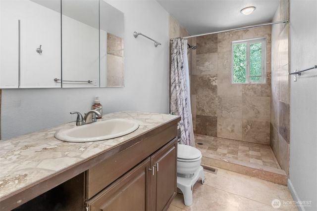10905 138th Avenue SE, Rainier, WA 98576