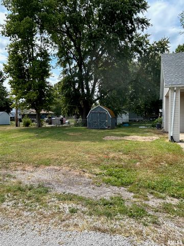 421 E WASHINGTON Street, Edinburg, IL 62531