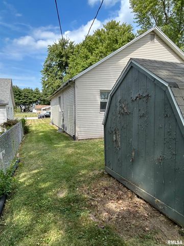 421 E WASHINGTON Street, Edinburg, IL 62531