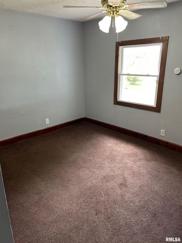 421 E WASHINGTON Street, Edinburg, IL 62531