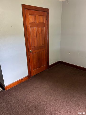 421 E WASHINGTON Street, Edinburg, IL 62531