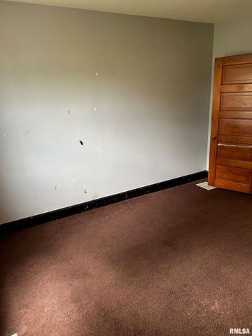 421 E WASHINGTON Street, Edinburg, IL 62531