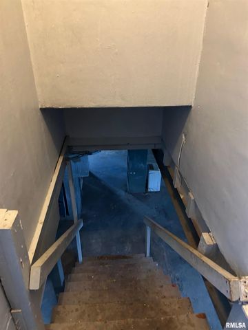 421 E WASHINGTON Street, Edinburg, IL 62531