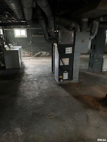 421 E WASHINGTON Street, Edinburg, IL 62531