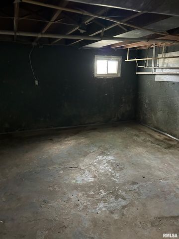 421 E WASHINGTON Street, Edinburg, IL 62531