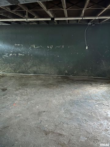 421 E WASHINGTON Street, Edinburg, IL 62531