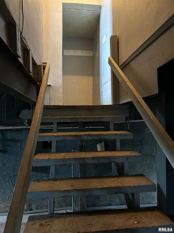 421 E WASHINGTON Street, Edinburg, IL 62531