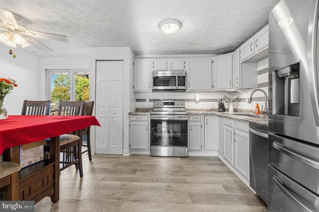 6 SWEET GUM CT, Baltimore, MD 21221