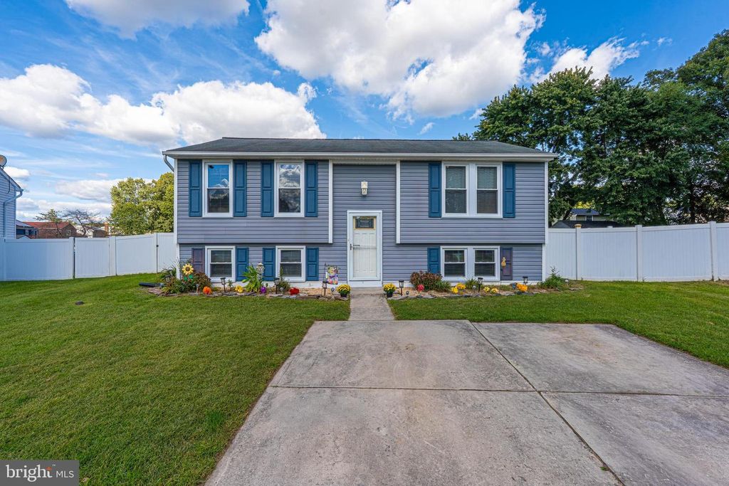 6 SWEET GUM CT, Baltimore, MD 21221