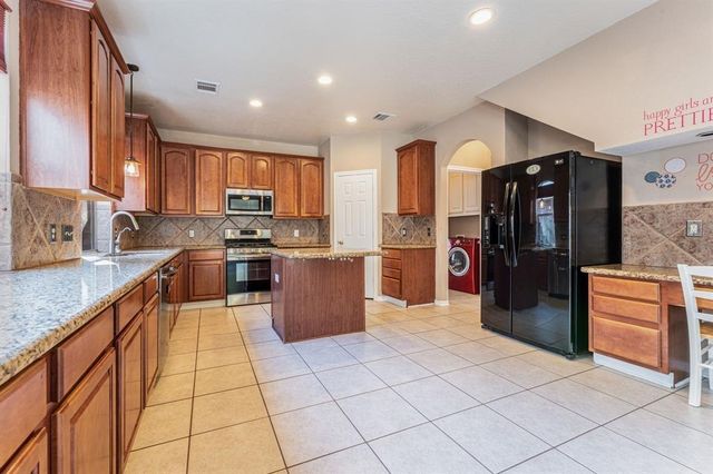 182 N Wimberly Way, The Woodlands, TX 77385