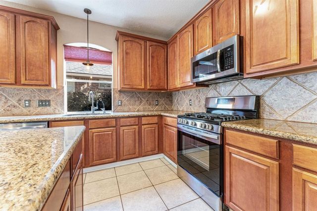 182 N Wimberly Way, The Woodlands, TX 77385