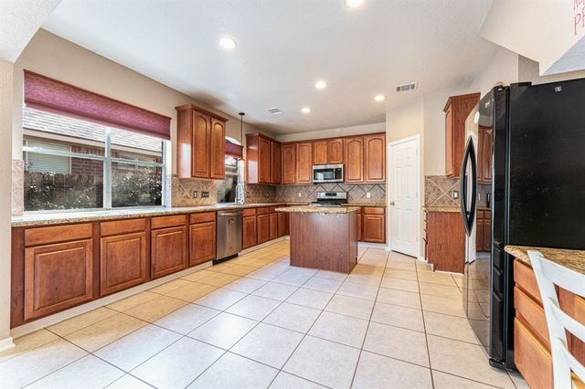 182 N Wimberly Way, The Woodlands, TX 77385