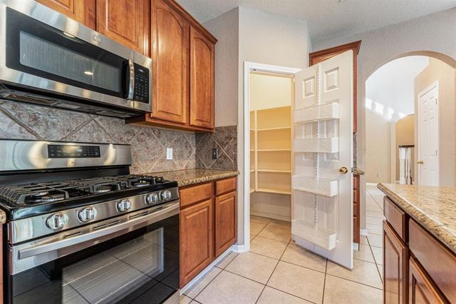 182 N Wimberly Way, The Woodlands, TX 77385