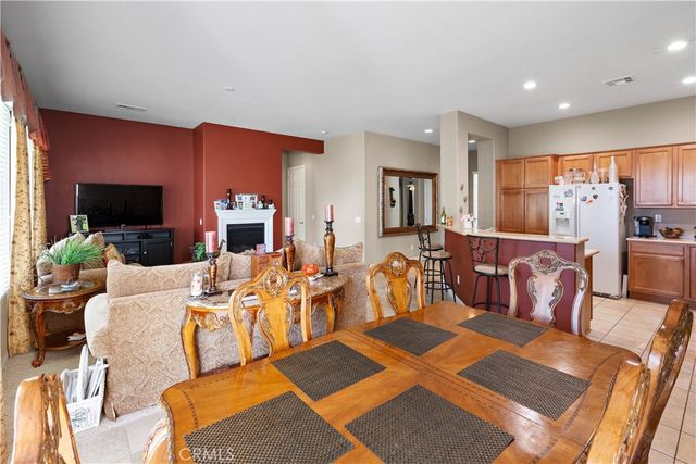 10041 Wilmington Lane, Apple Valley, CA 92308