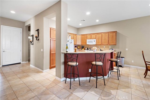 10041 Wilmington Lane, Apple Valley, CA 92308