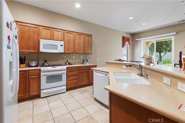 10041 Wilmington Lane, Apple Valley, CA 92308