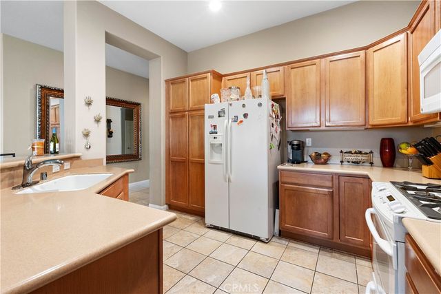 10041 Wilmington Lane, Apple Valley, CA 92308