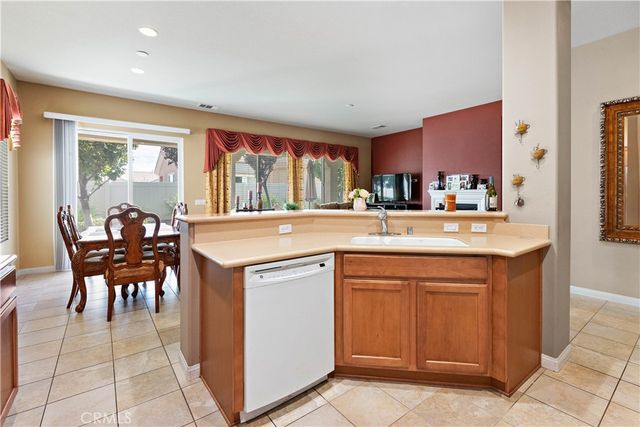 10041 Wilmington Lane, Apple Valley, CA 92308