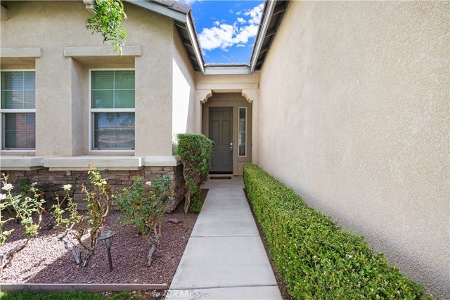 10041 Wilmington Lane, Apple Valley, CA 92308