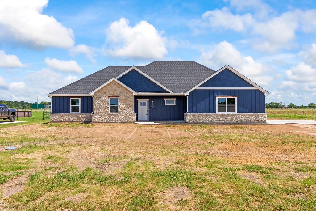 370 VZ County Road 3910, Wills Point, TX 75169