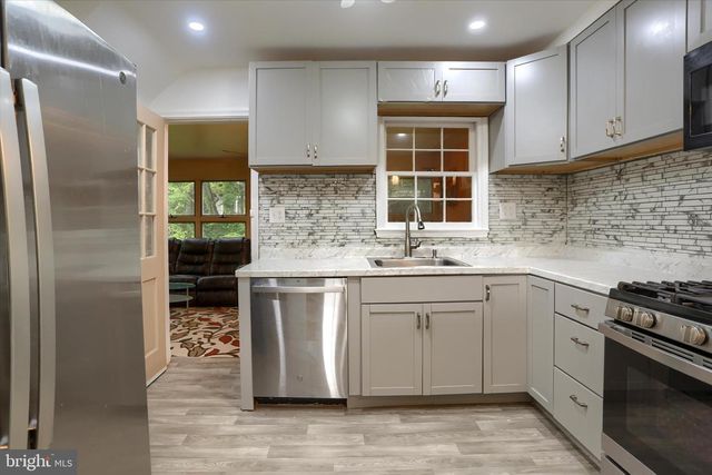 1604 KENT RD, Camp Hill, PA 17011