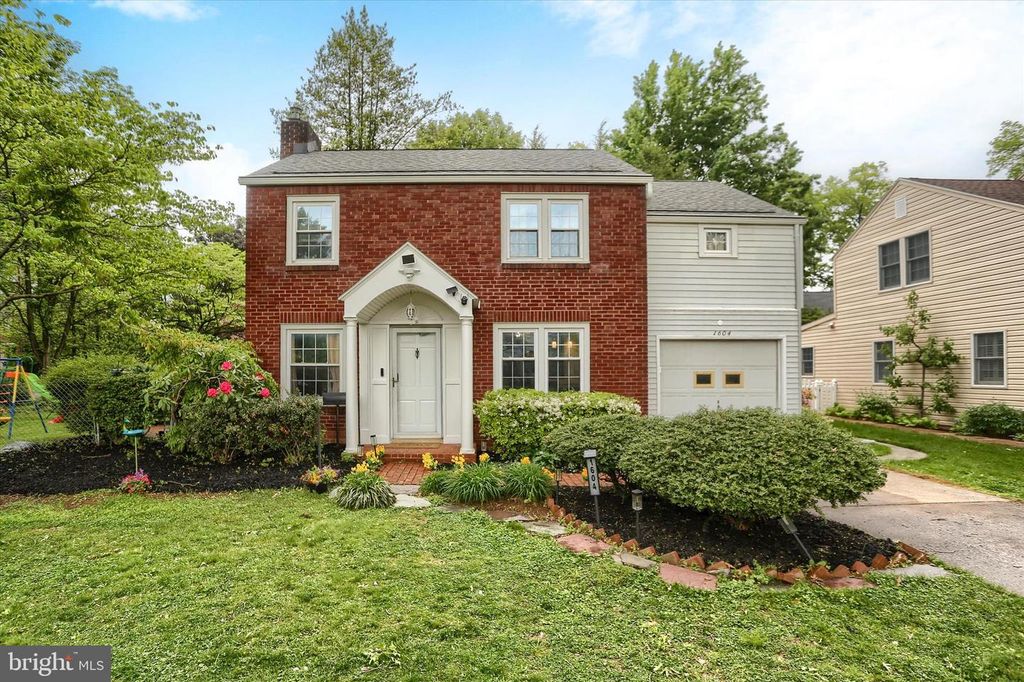 1604 KENT RD, Camp Hill, PA 17011