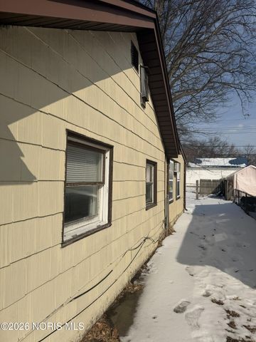 1374 Gage Drive, Toledo, OH 43612