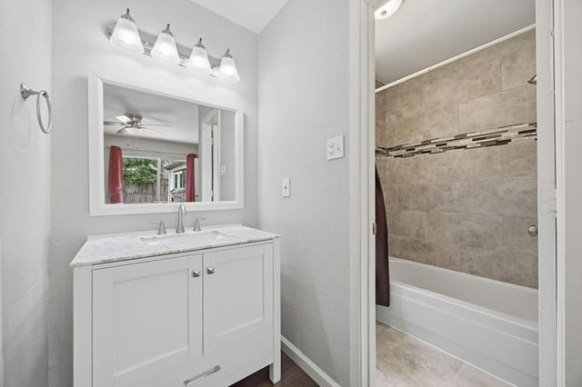 408 Thorn Wood Drive, Euless, TX 76039