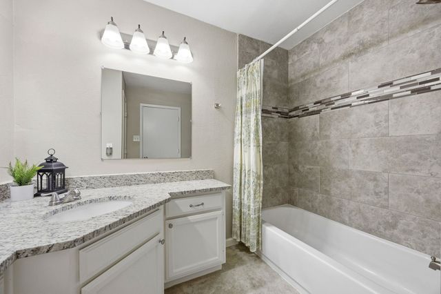 408 Thorn Wood Drive, Euless, TX 76039