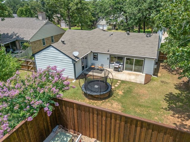 408 Thorn Wood Drive, Euless, TX 76039