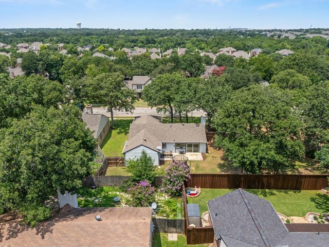 408 Thorn Wood Drive, Euless, TX 76039
