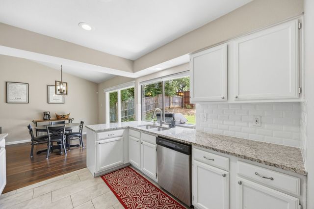 408 Thorn Wood Drive, Euless, TX 76039