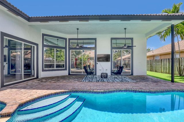 2150 NW 125th Terrace, Pembroke Pines, FL 33028