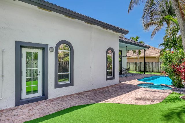 2150 NW 125th Terrace, Pembroke Pines, FL 33028