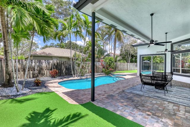 2150 NW 125th Terrace, Pembroke Pines, FL 33028