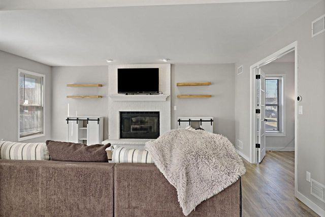 2405 16th PLACE, Kenosha, WI 53140