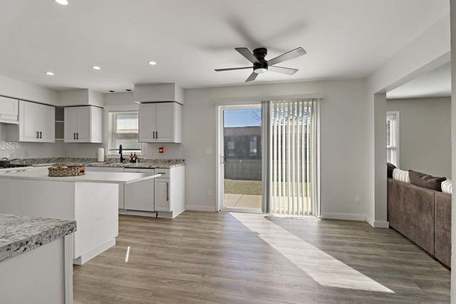 2405 16th PLACE, Kenosha, WI 53140