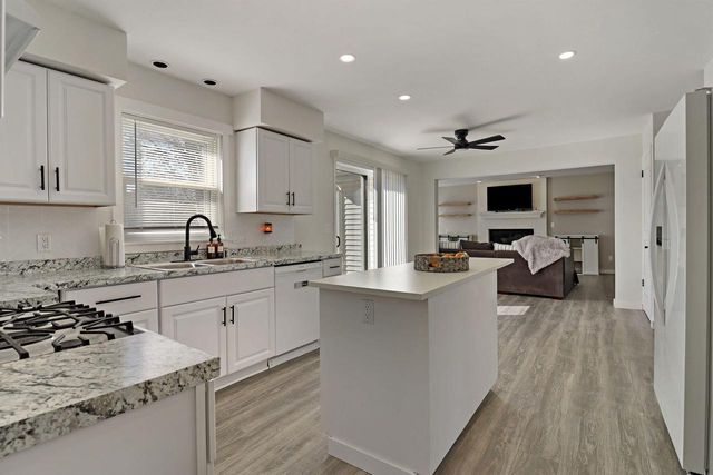 2405 16th PLACE, Kenosha, WI 53140