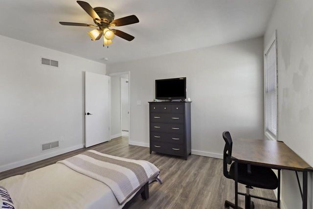 2405 16th PLACE, Kenosha, WI 53140