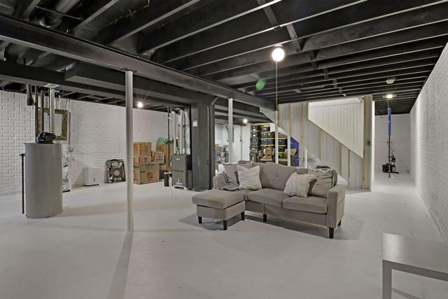 2405 16th PLACE, Kenosha, WI 53140