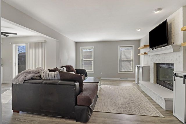 2405 16th PLACE, Kenosha, WI 53140