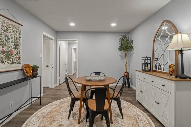 706 Henslee Drive, Euless, TX 76040